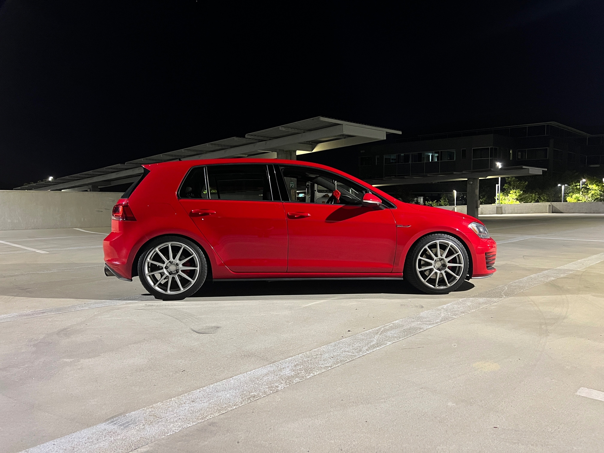 2016 Volkswagen GTI - Image 2
