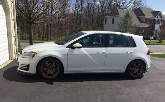 2015 Volkswagen GTI - Image 2