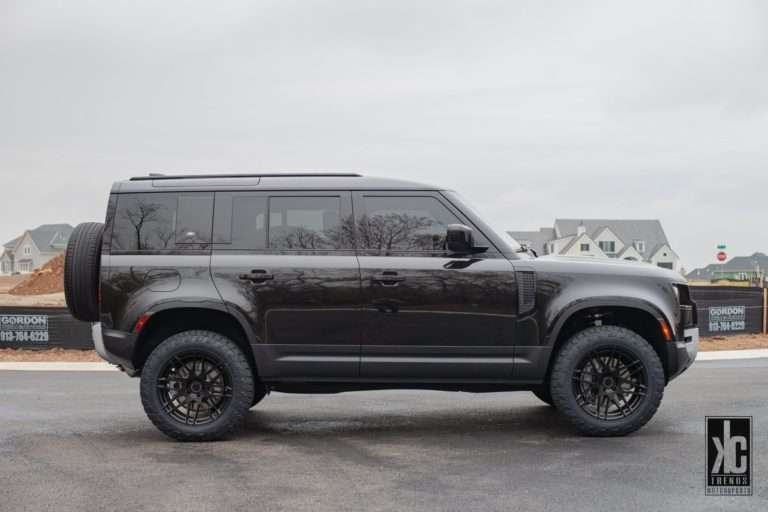 2020 Land Rover Defender 110 - Image 3