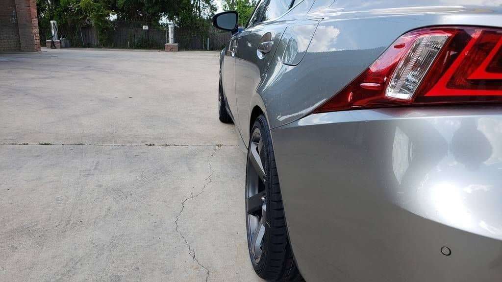 2016 Lexus IS350 - Image 3