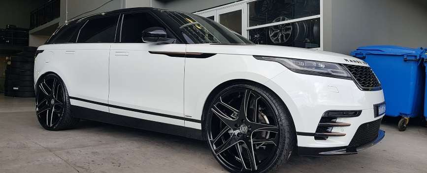 2023 Land Rover Range Rover Velar - Image 1