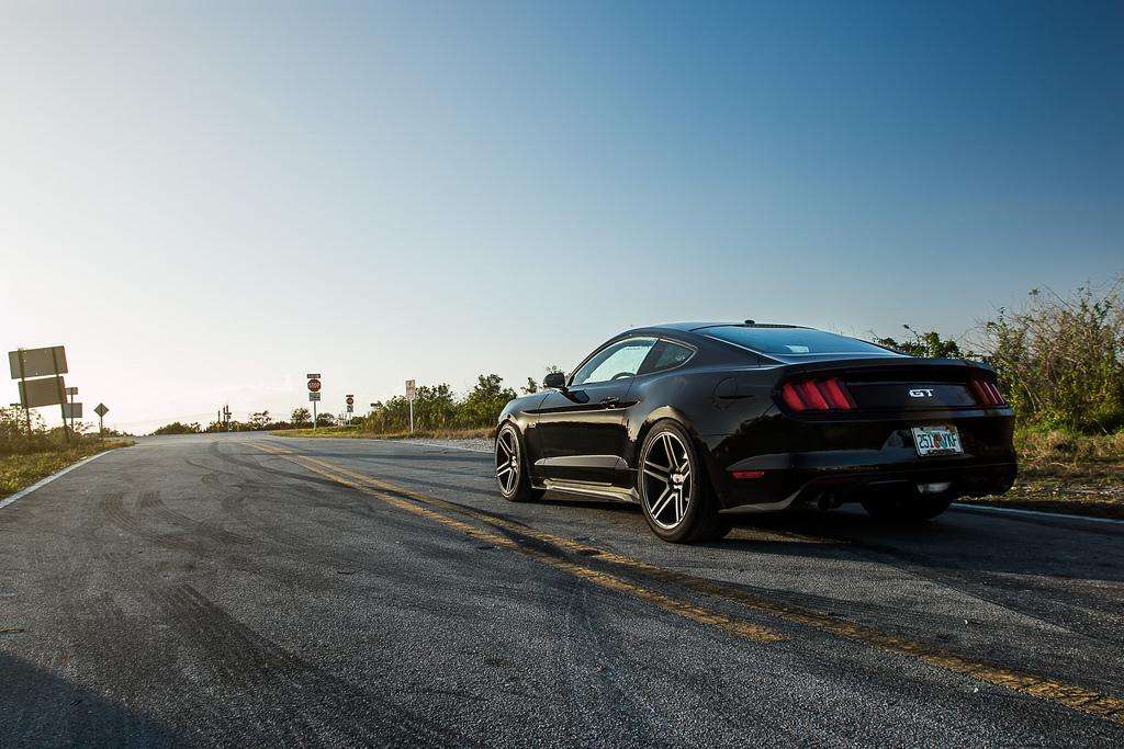 2015 Ford Mustang - Image 4