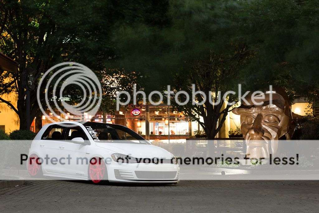 2013 Volkswagen Golf - Image 1