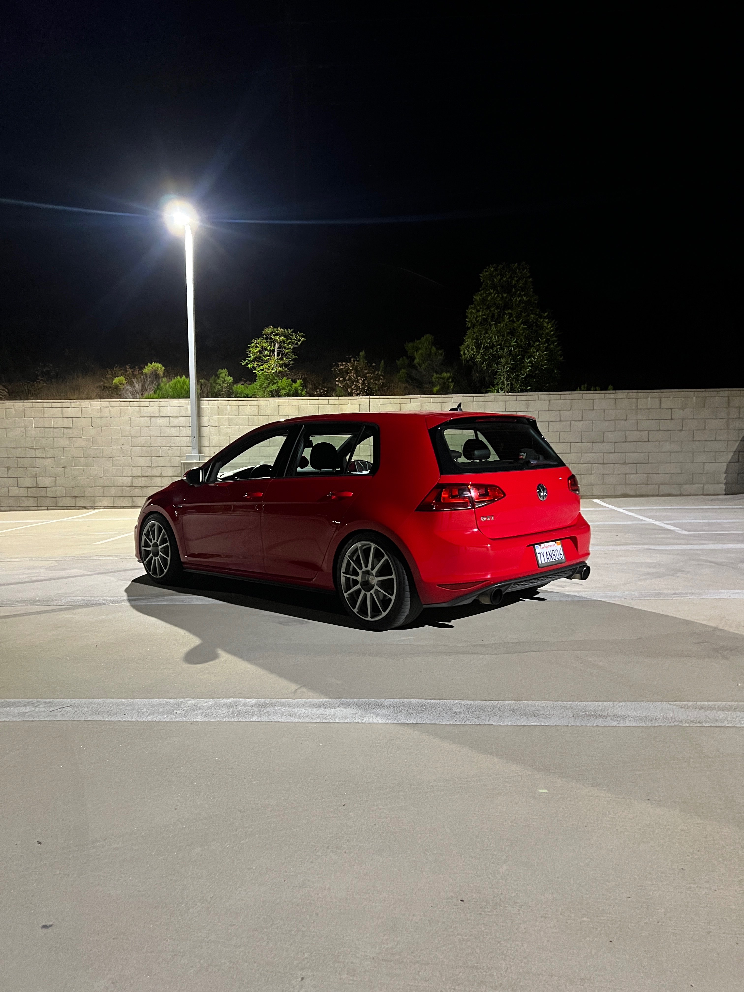 2016 Volkswagen GTI - Image 3