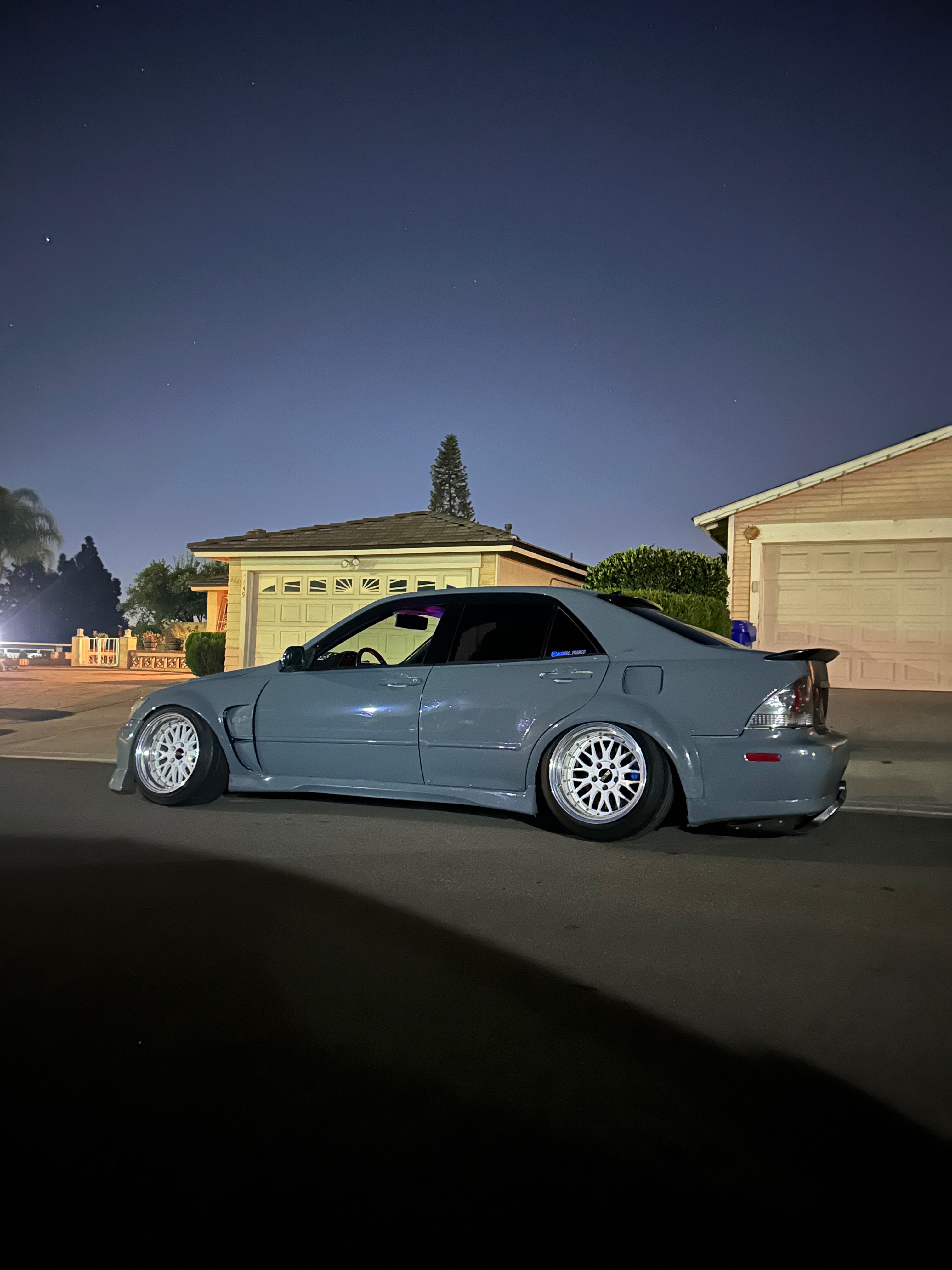 2001 Lexus IS300 - Image 2