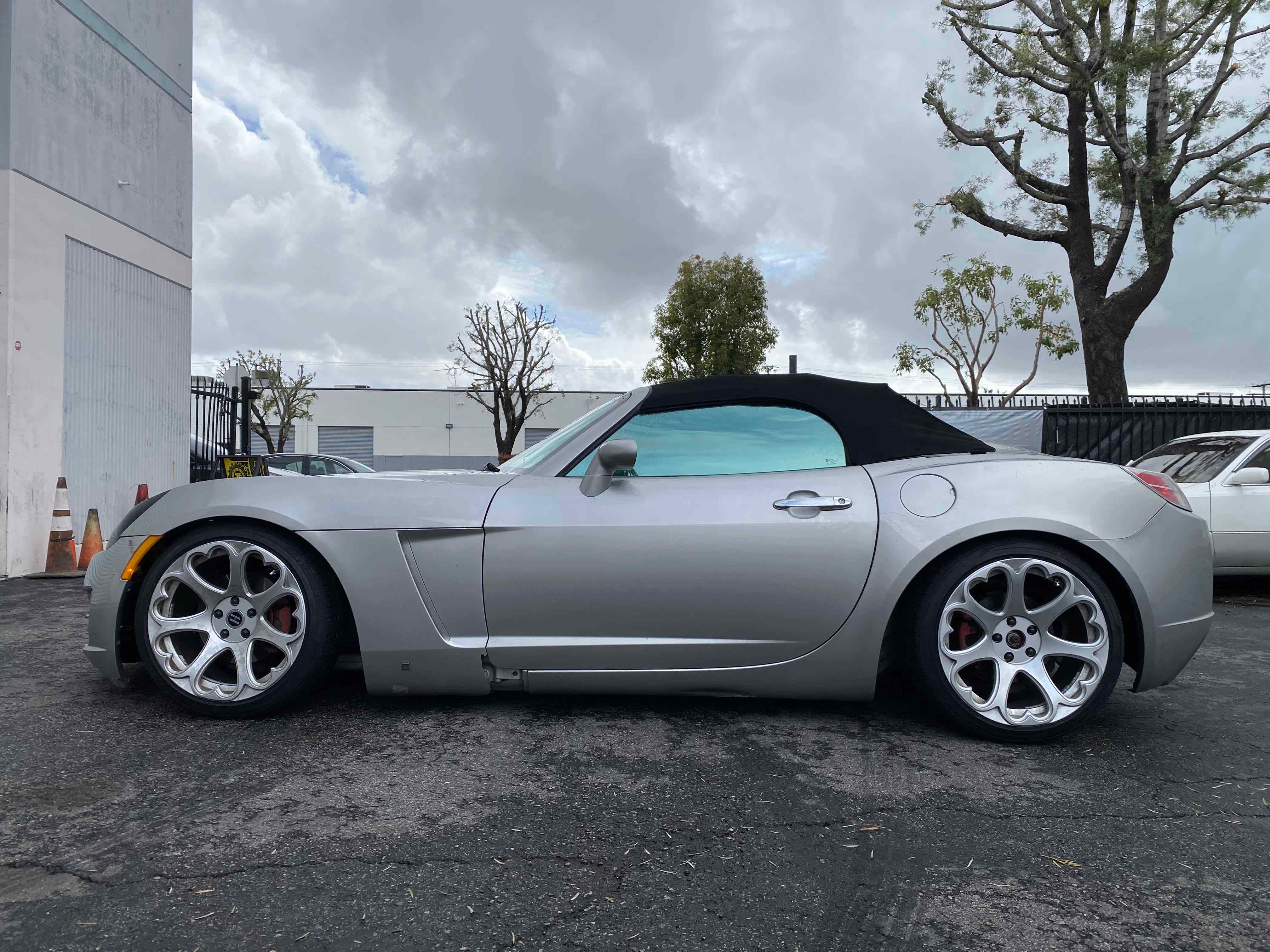 2008 Saturn Sky - Image 2
