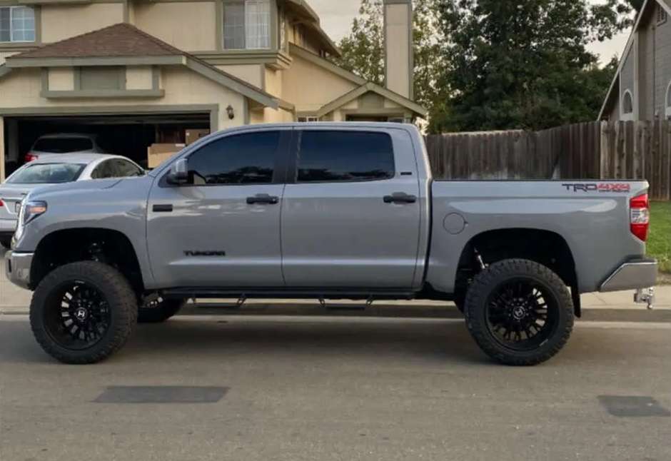 2021 Toyota Tundra - Image 2