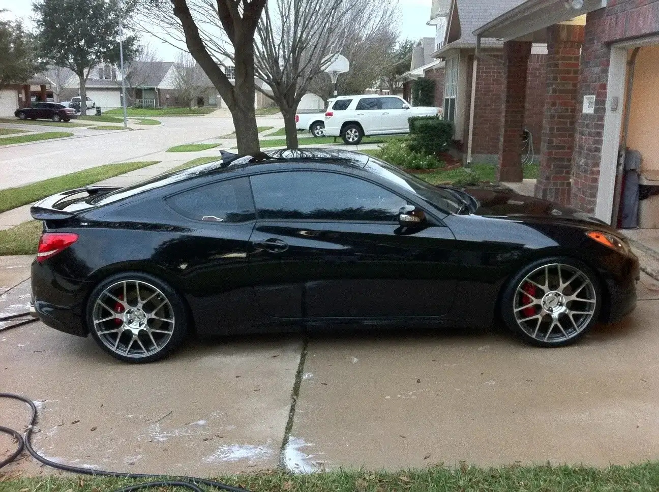 2010 Hyundai Genesis Coupe - Image 3