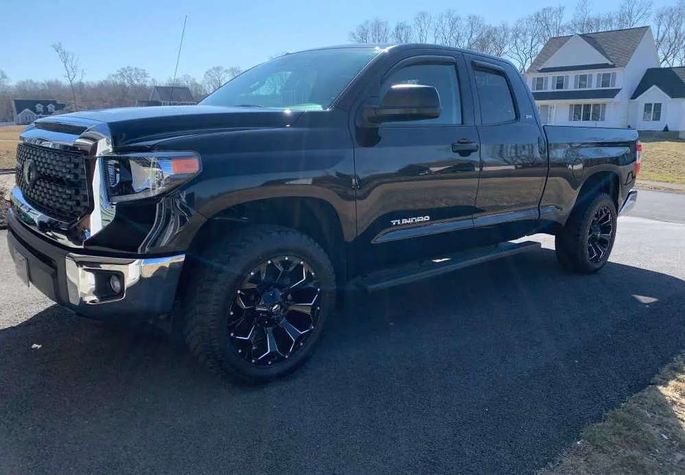 2019 Toyota Tundra - Image 2