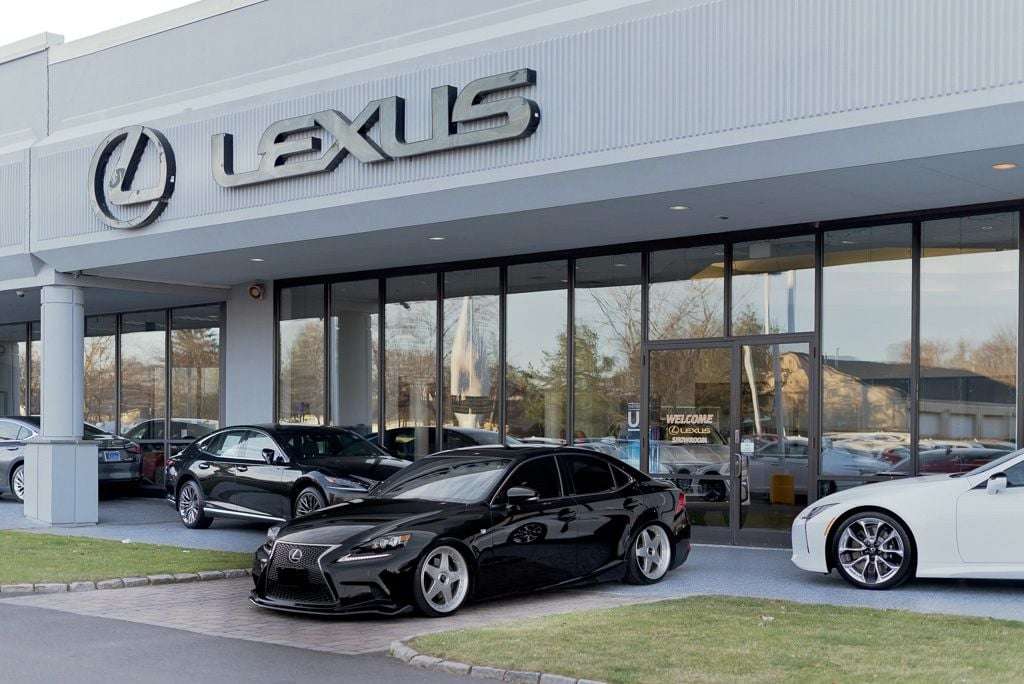 2016 Lexus IS300 - Image 1