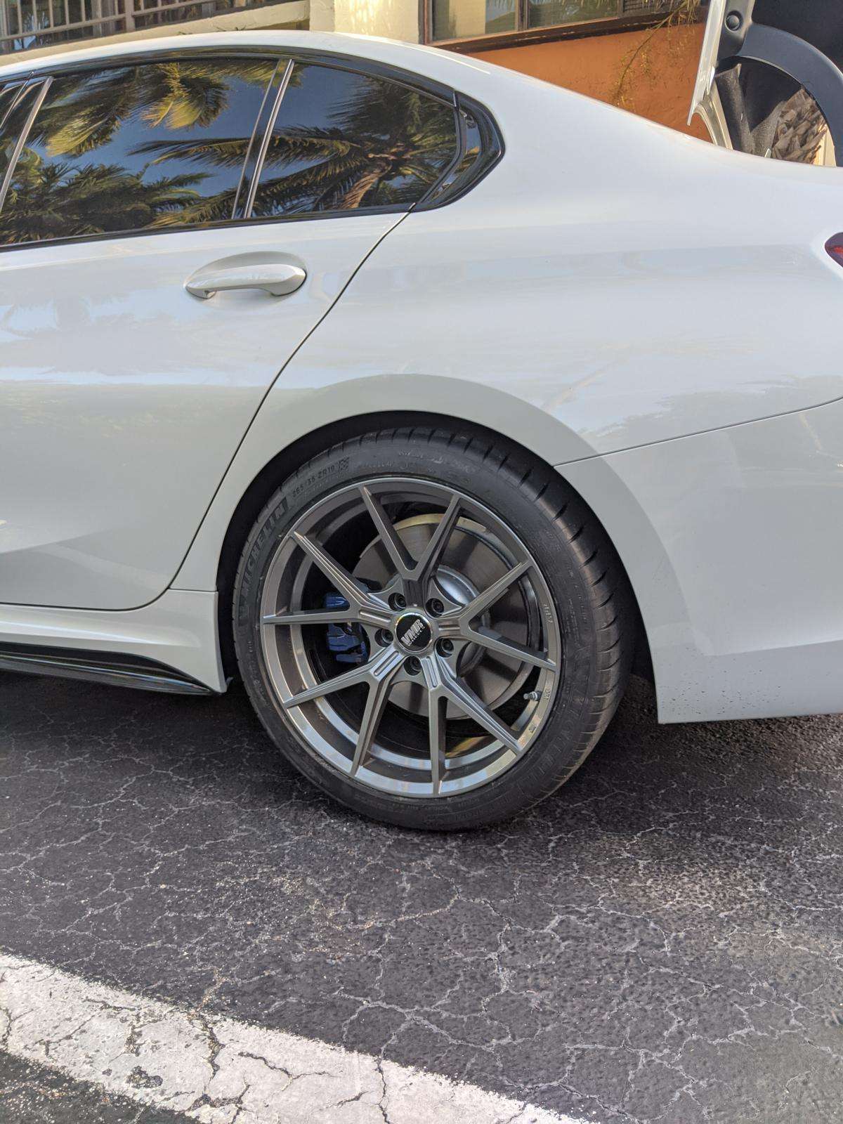 2019 BMW 330i - Image 5