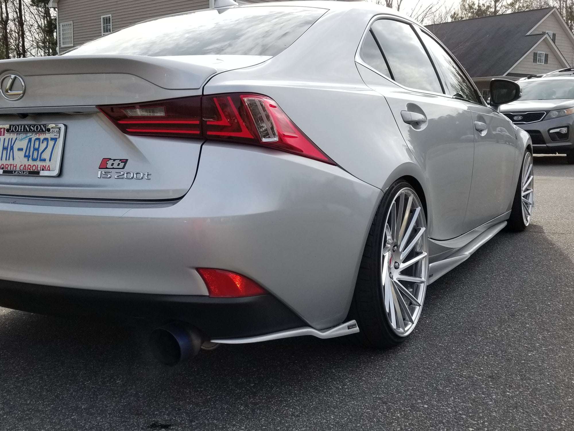 2017 Lexus IS200t - Image 4