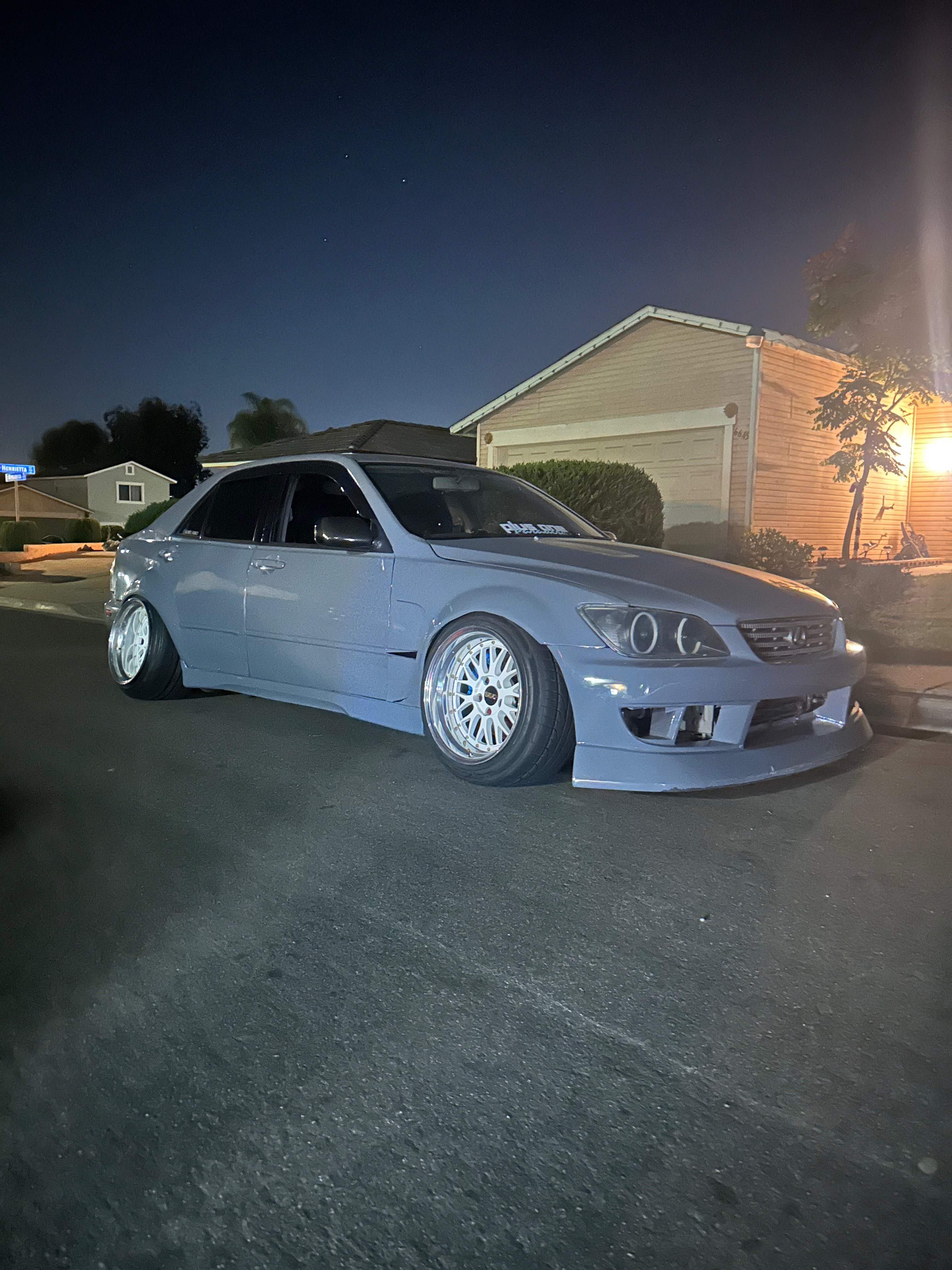 2001 Lexus IS300 - Image 3