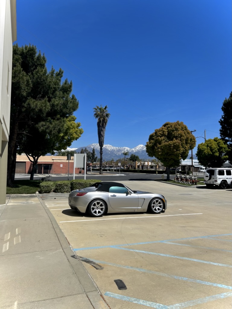 2008 Saturn Sky - Image 2