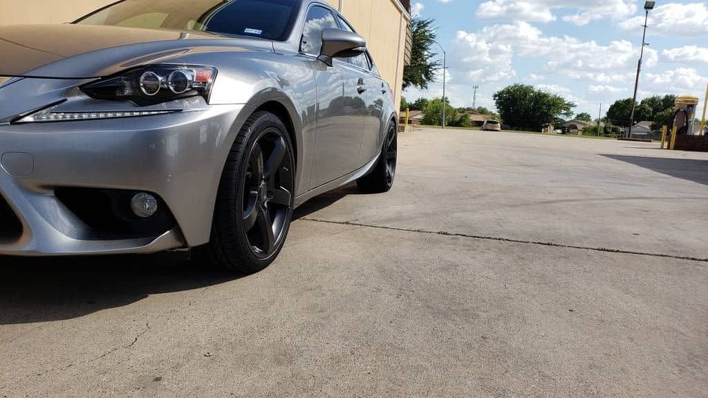 2016 Lexus IS350 - Image 2