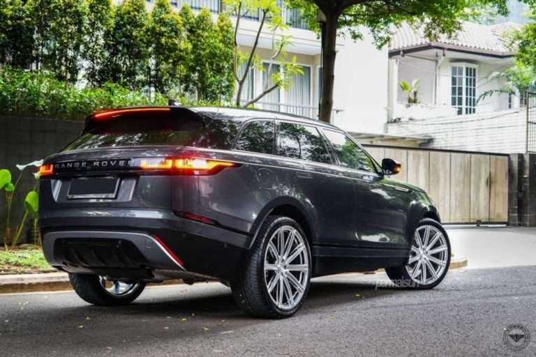 2018 Land Rover Range Rover Velar - Image 4