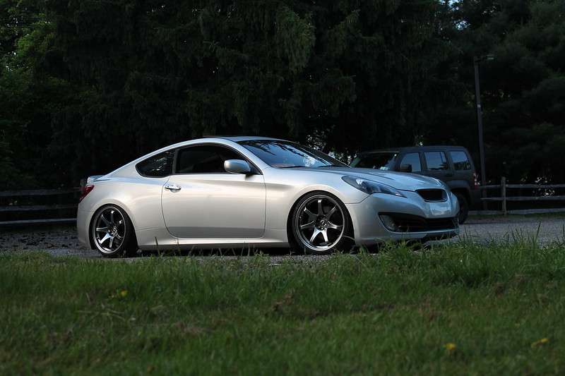 2010 Hyundai Genesis Coupe - Image 3