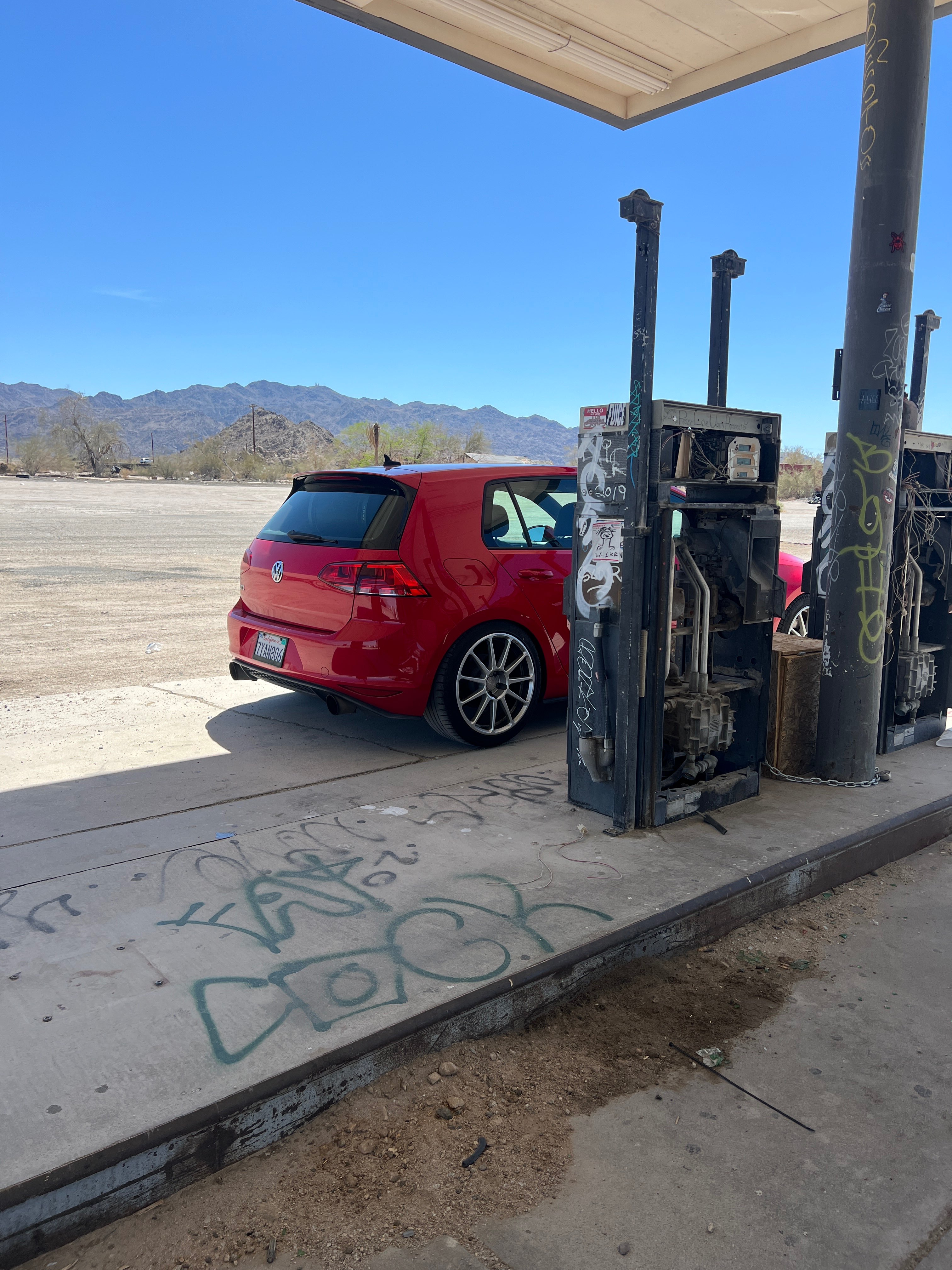 2016 Volkswagen GTI - Image 5