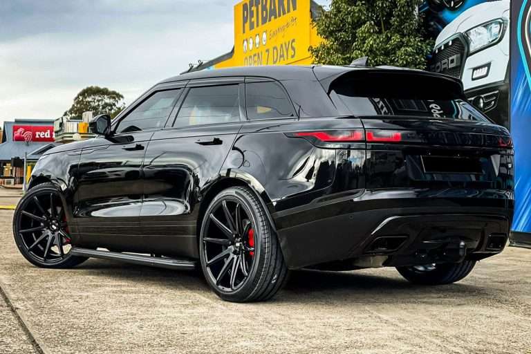2018 Land Rover Range Rover Velar - Image 4
