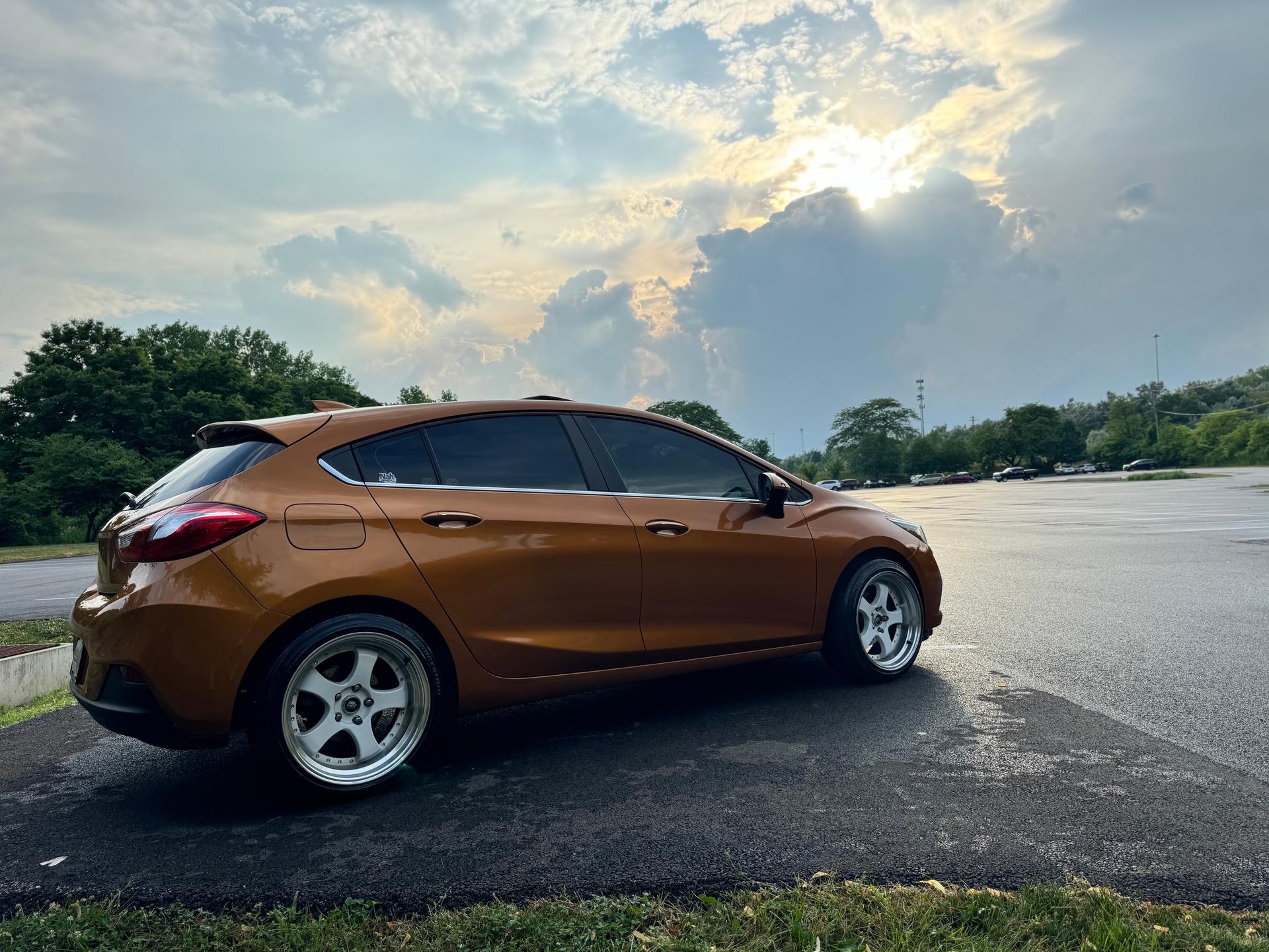 2017 Chevrolet Cruze - Image 2