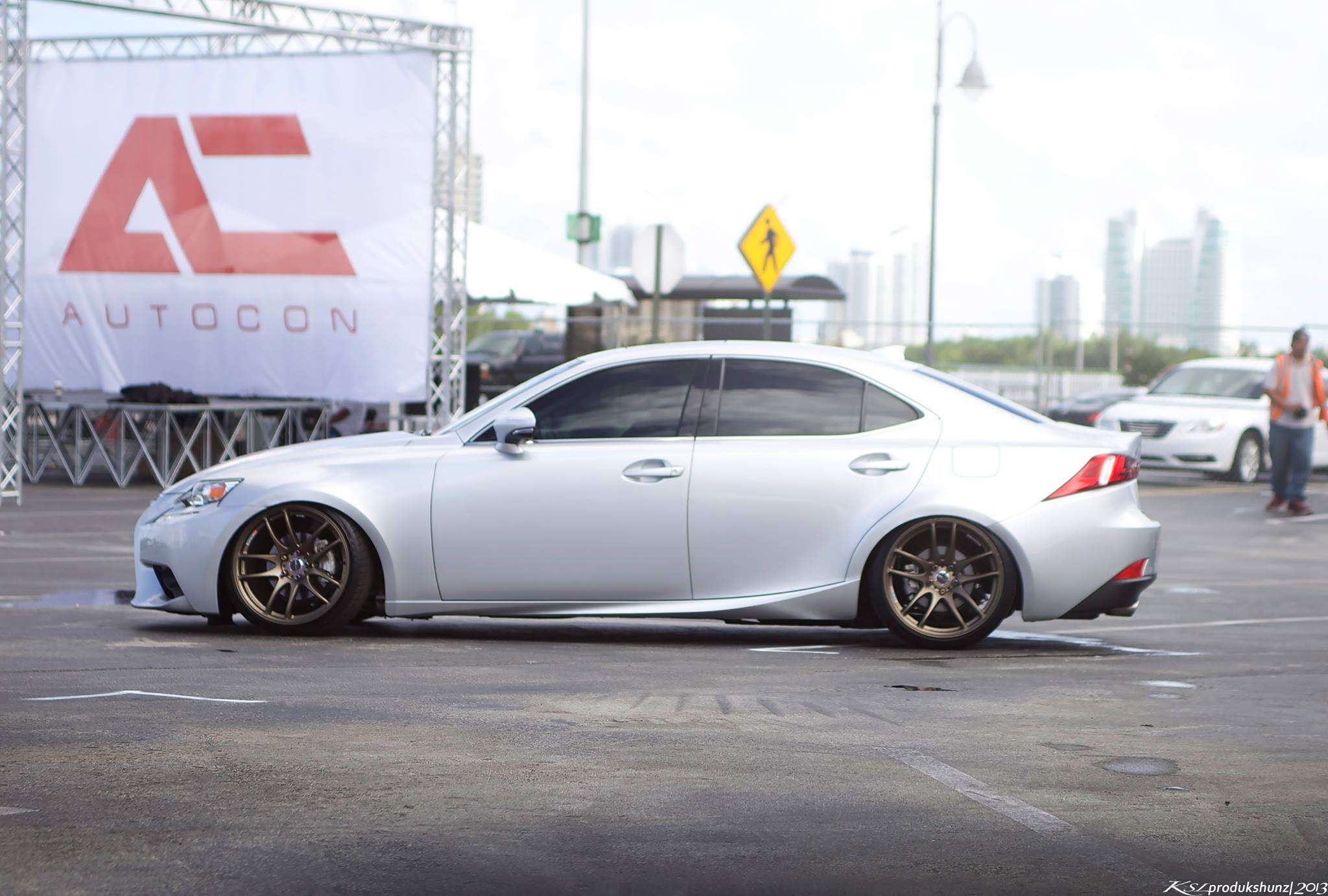 2014 Lexus IS350 - Image 2