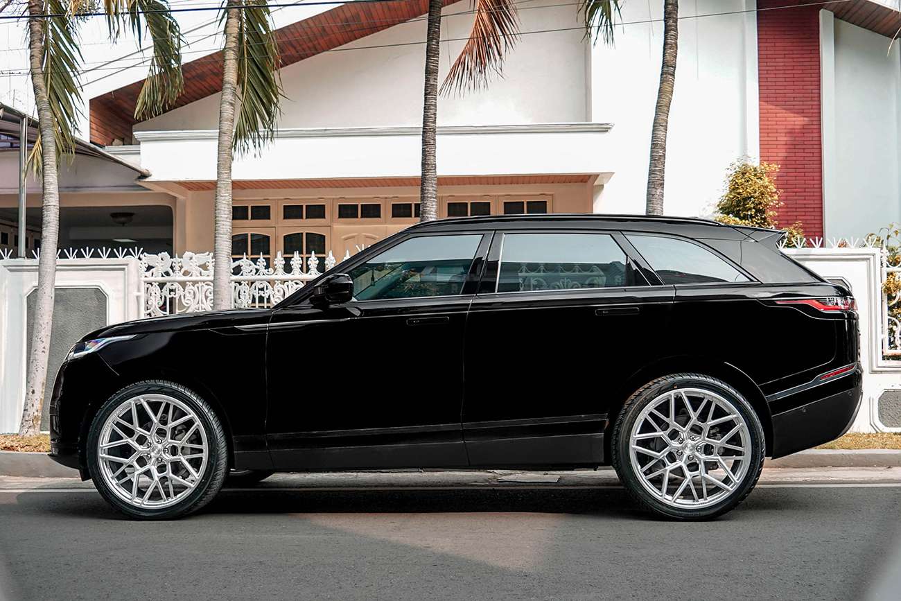 2020 Land Rover Range Rover Velar - Image 2